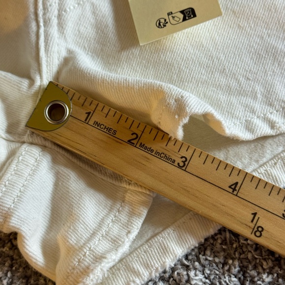 Levi’s Jeans Shorts Womens Sz 23 501 High Rise fitted clean Finish Denim Bone - Picture 12 of 16